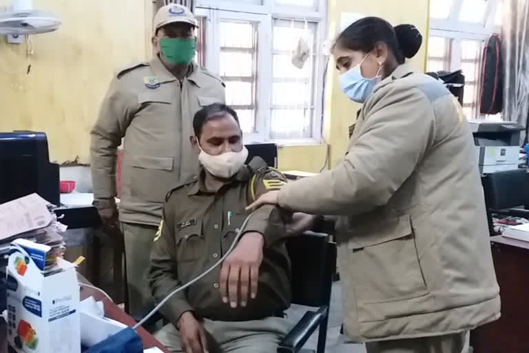 Police and sanitation workers will get vaccine in second phase in bilaspur