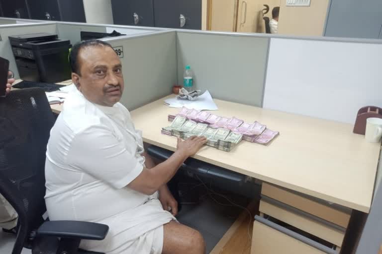 acp-trapped-who-demanding-20-lakh-bribe-from-a-man