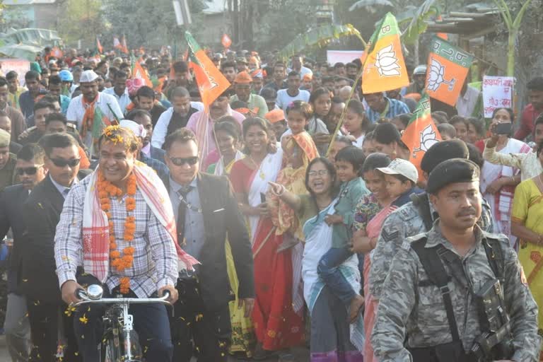 minister-himanta-biswa-sarma-today-part-of-cycle-rally-at-kamalpur