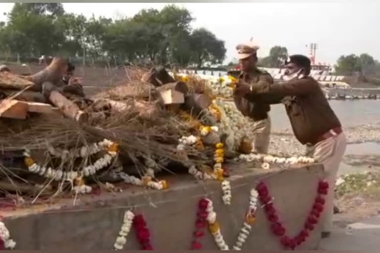 Final farewell with state honors