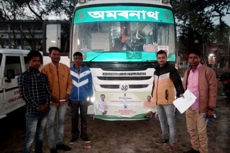 1200 tea workers traveling to Guwahati form Jorhat