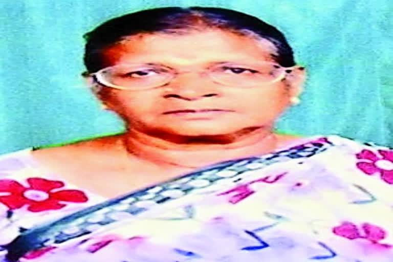 an 70 years old women was killed by unknown people at rajamahendravaram in east godavari