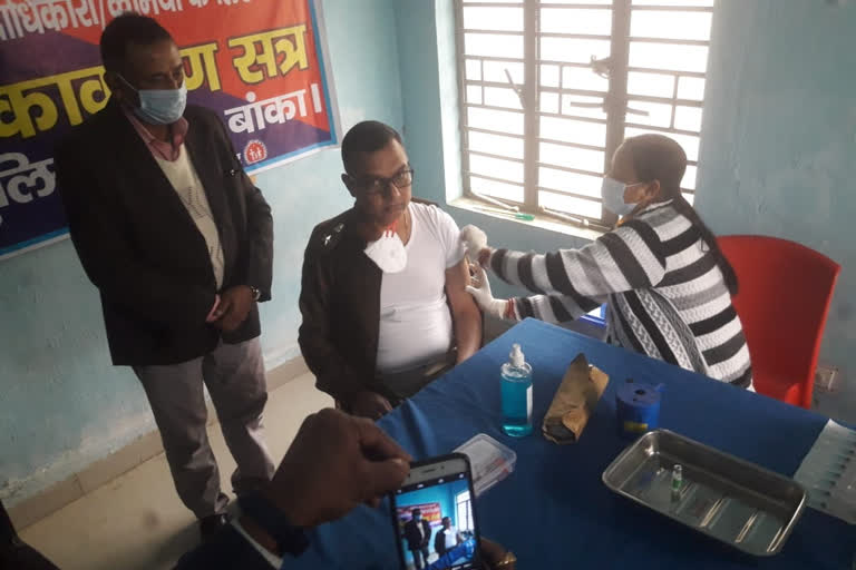 SP took corona vaccine in Banka