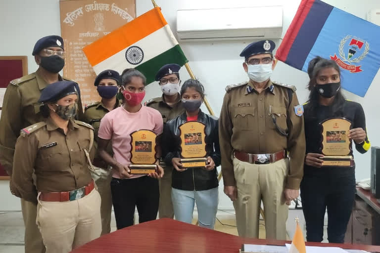 police honors girls return from cheli in hockey victory in simdega