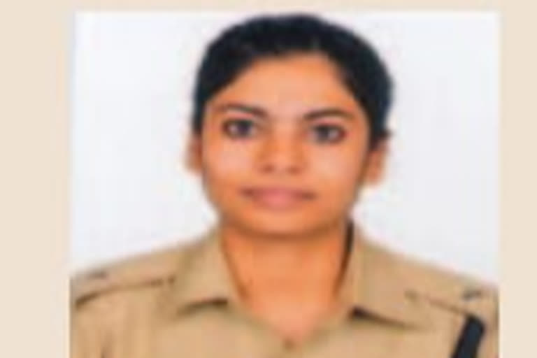 IPS officer complaining to police against her husband for dowry harassment