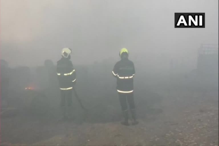 Fire at Mumbai's Mankhurd scrapyard doused  fire broke out at mankhurd area  mumbai  mumbai fire news  maharashtra news  mumbai fire latest news  മുംബൈയിലെ മന്‍ഖുര്‍ദില്‍ തീപിടിത്തം  മണിക്കൂറുകള്‍ക്കൊടുവില്‍ തീയണച്ചു  മുംബൈ തീപിടിത്തം  മുംബൈ തീപിടിത്തം വാര്‍ത്തകള്‍  mumbai news  mumbai latest news