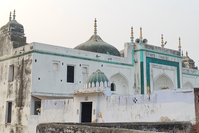 masjid e dara shikoh is a great monument of shah jahani era in jaunpur