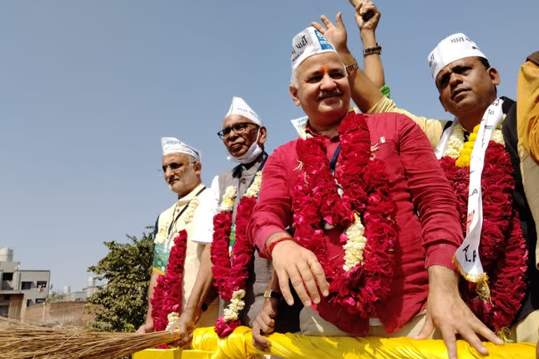 manish sisodia roadshow in ahmedabad