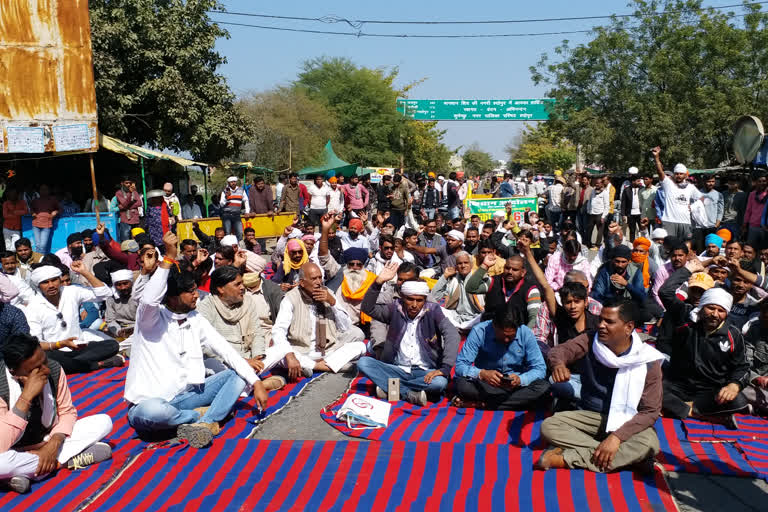 Congressmen blocked road