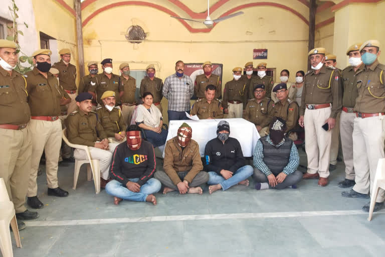 ट्रेन में लूट के आरोपी गिरफ्तार, accused arrested in train robbery of sirohi