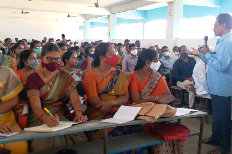 Training classes for Gram Panchayat Election Staff