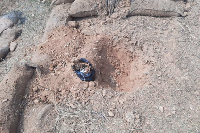 crpf recovered ied cane bomb in chaibasa