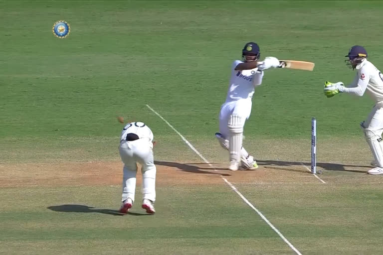 cheteshwar pujara got out in an unlucky fashion watch video india vs england 1st test match