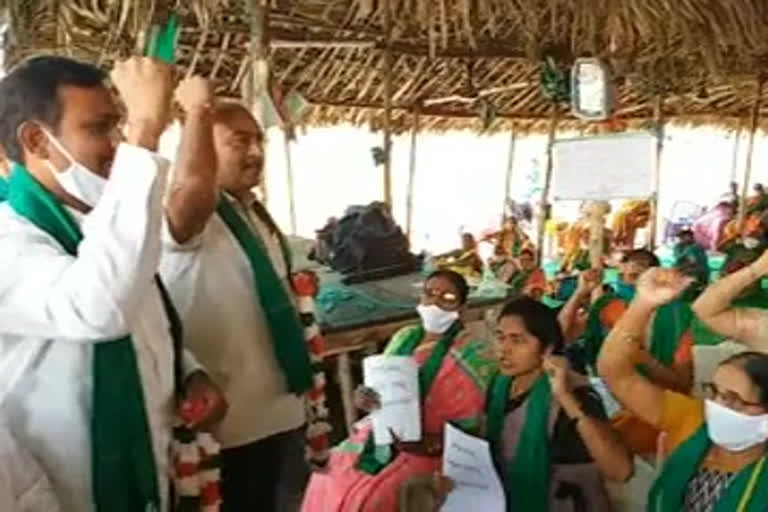 Amravati relay hunger strike as privatization of Visakhapatnam steel plant