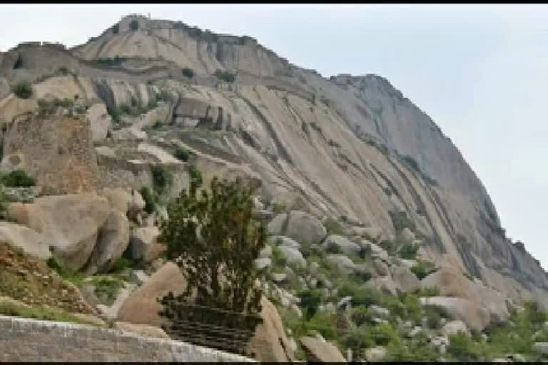 ಮಧುಗಿರಿ ಏಕಶಿಲಾ ಬೆಟ್ಟ