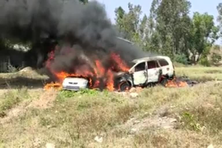 Fire broke out in supporter's car while crackers fired to welcome Sasikala