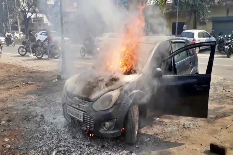 car fire in yamunanagar