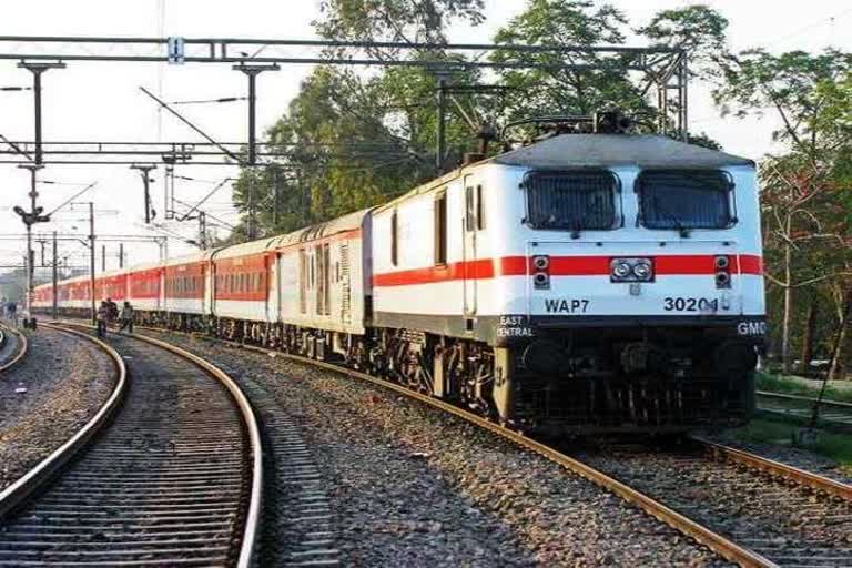 agra intercity train from faridabad