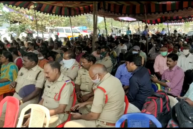 fist face panchayath elections polling in prakasham district