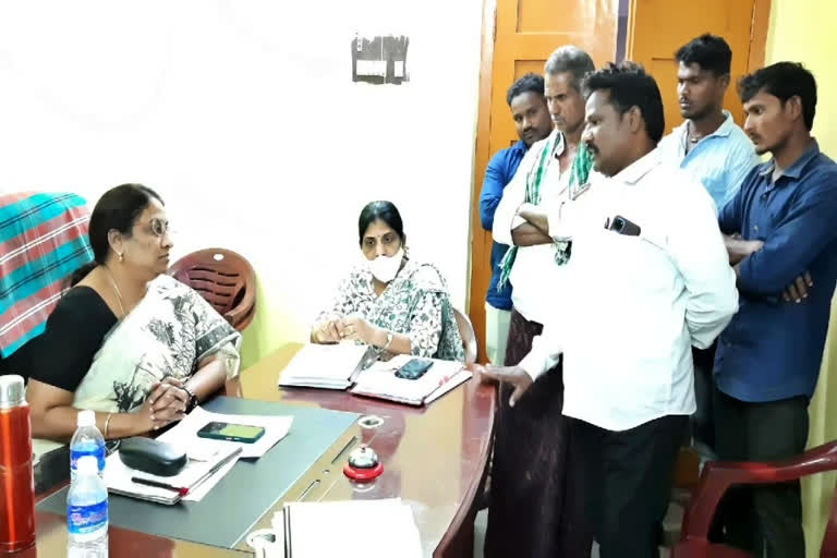 Sarpanch candidate withdraw nomination in dandisuravaram