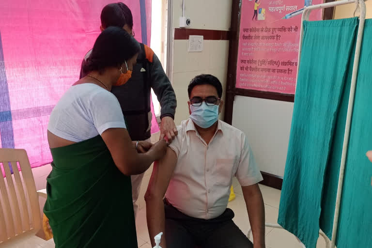 Second stage vaccination started in baloda bazar