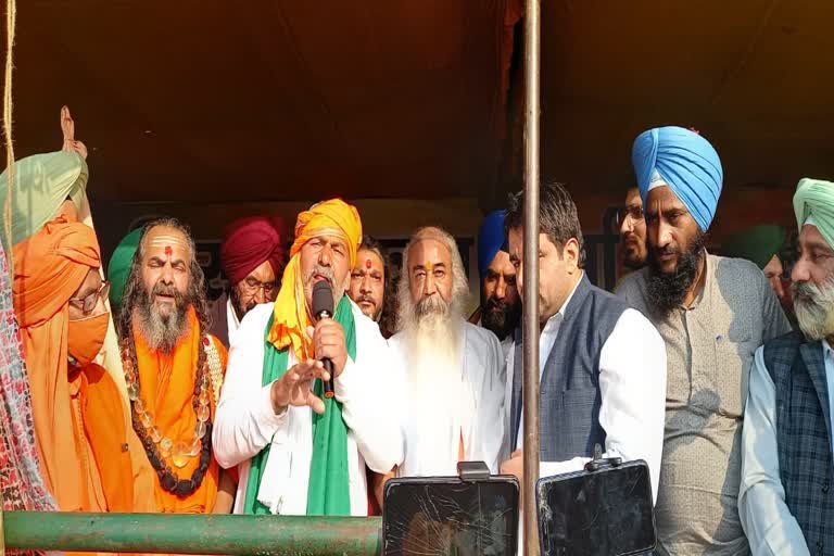 Acharya Pramod Krishnam reached Ghazipur border