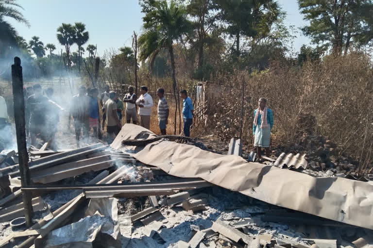 Farmer burnt to death in home fire in Bijapur