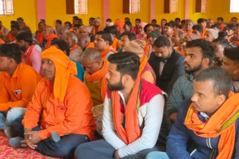 श्री राम मंदिर निर्माण के लिए हिंदू युवा वाहिनी के कार्यकर्ताओं ने किया दान