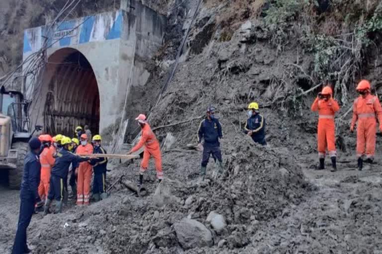 ड्रोन से टनल का जियोग्राफिकल मैपिंग कर रहा NDRF