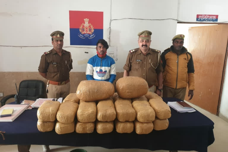 noida sector-49 police arrested one hemp smuggler