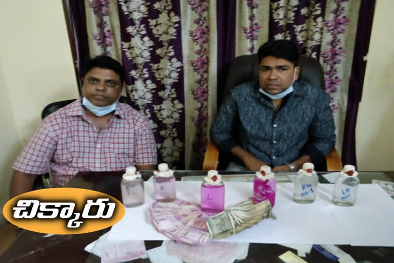 ఏసీబీ వలకు చిక్కిన అబిడ్స్ ఏసీటీవో, ట్యాక్స్​ ఇన్​స్పెక్టర్