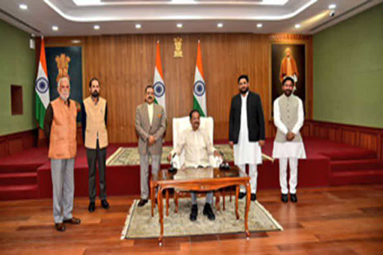 Naidu met Muhammad Fayyaz, Shamshir Singh and Nazir Ahmed