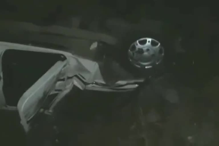 Uncontrolled car falls into sewer