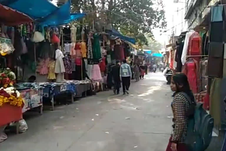 People are troubled by the frequent thieves in Jahangirpuri area