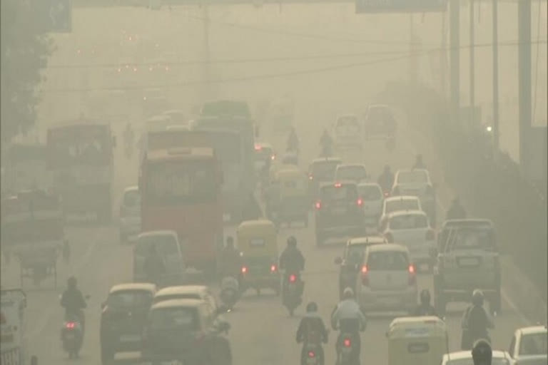 Delhiites wake up to 'very poor' air quality, poor visibility