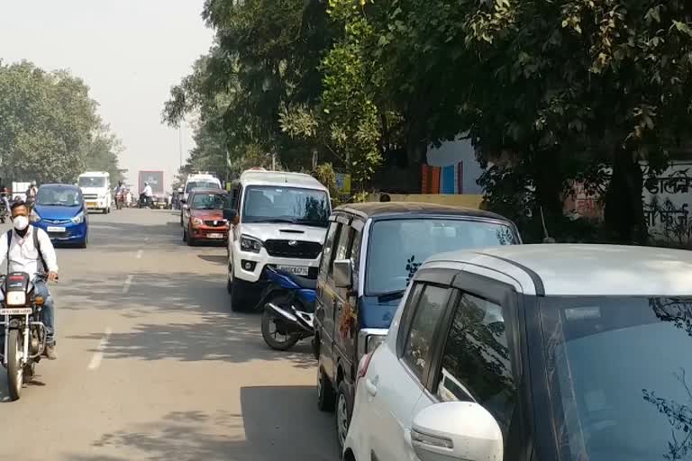 action on car park roadside in Jamshedpur