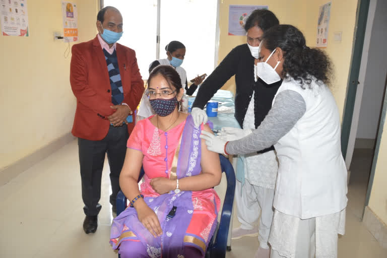 corona-vaccination-slows-down-in-dumka