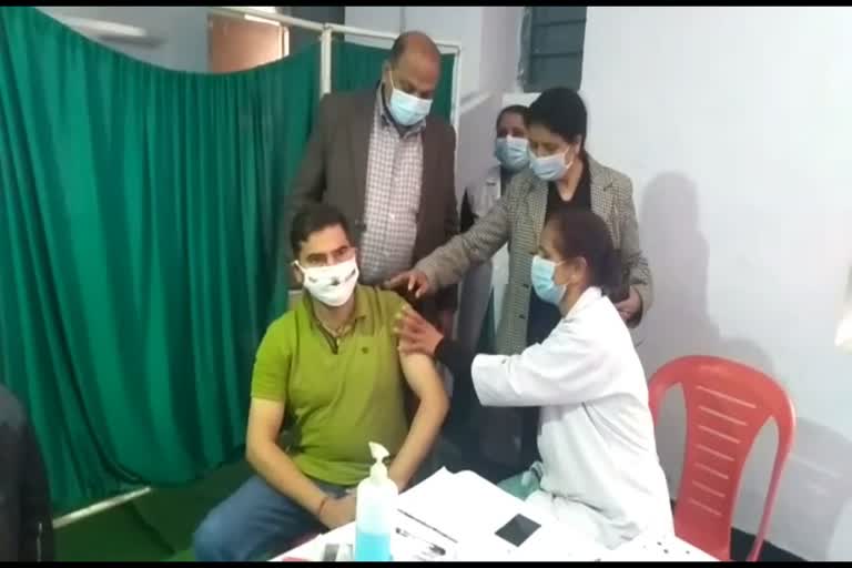 second-phase-of-corona-vaccination-begins-in-mandi