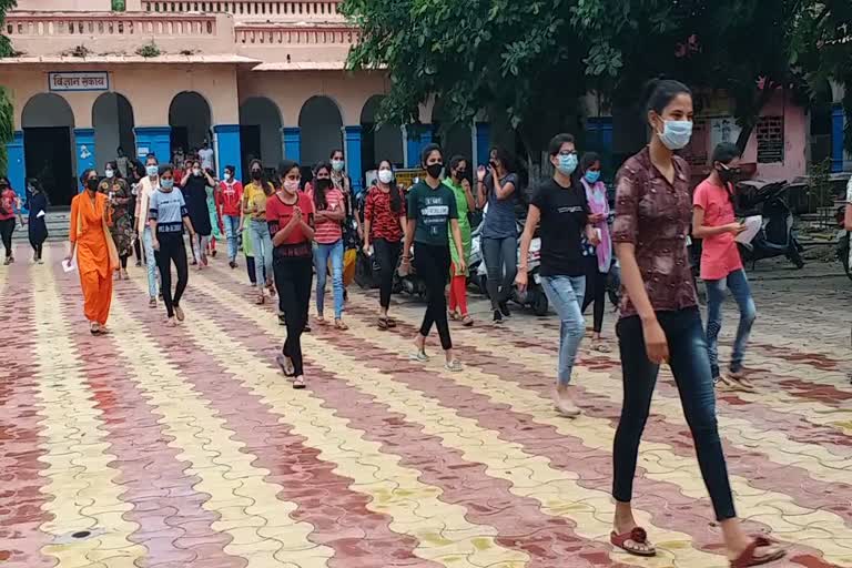 security arrangements made by the school administration, कोविड नियमों की पालना कराना चुनौती