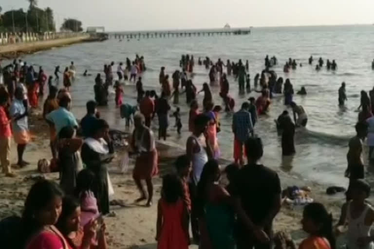 thai new moon day thousands of devotees gathered in rameshwaram