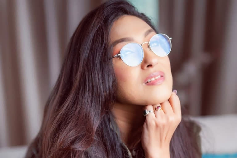 Rituparna Sengupta to work with Bollywood director