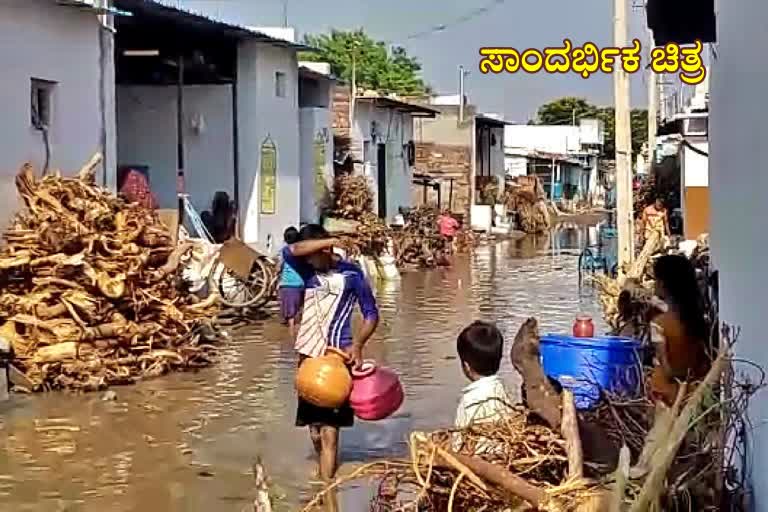 Water rushing to slumboards homes