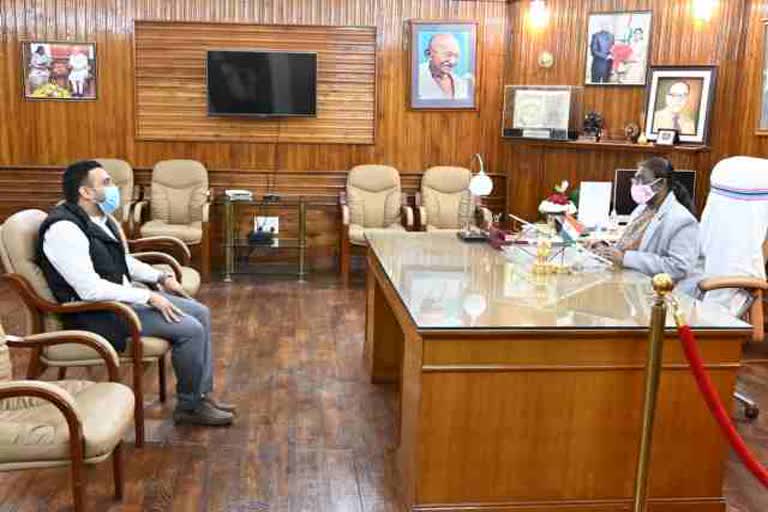 bjp-state-spokesperson-kunal-shadangi-met-governor-in-ranchi