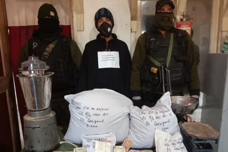 Drug Peddlers Arrested in South Kashmir's Qazigund