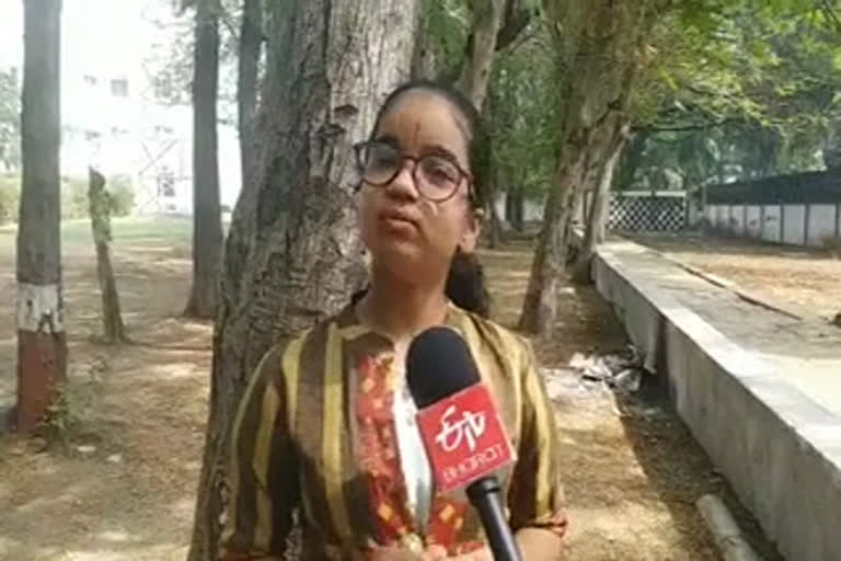 11-year-old Bhavika from Surat did 4 Ramakathas and collected Rs 50 lakh for Ram Mandir Construction