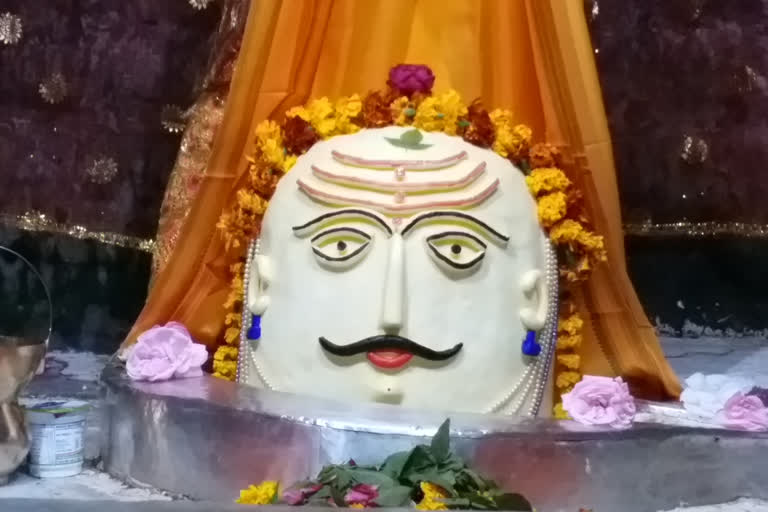 mandi bhootnath temple adornment as Achaleshwar Mahadev in  man