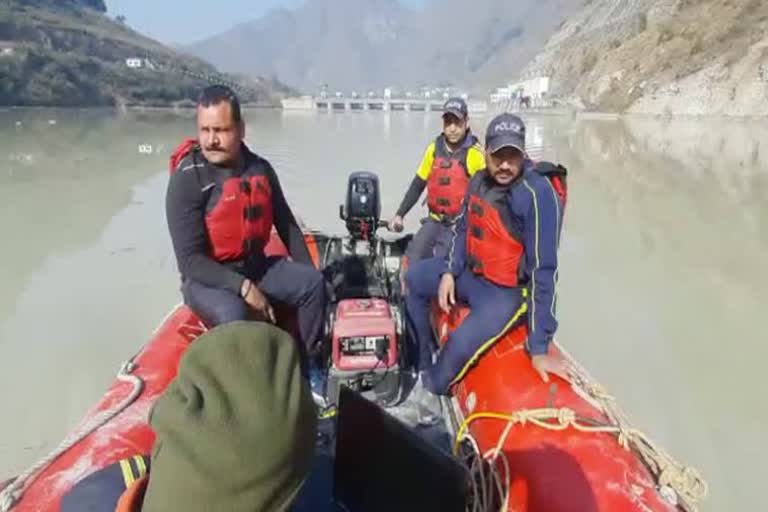 rescue operation temporarily halted by rising water levels in the rishi ganga