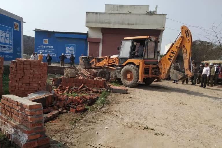 municipal-corporation-demolish-in-two-colonies-in-karnal