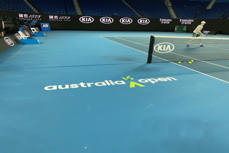 No crowds, but Australian Open will continue during lockdown