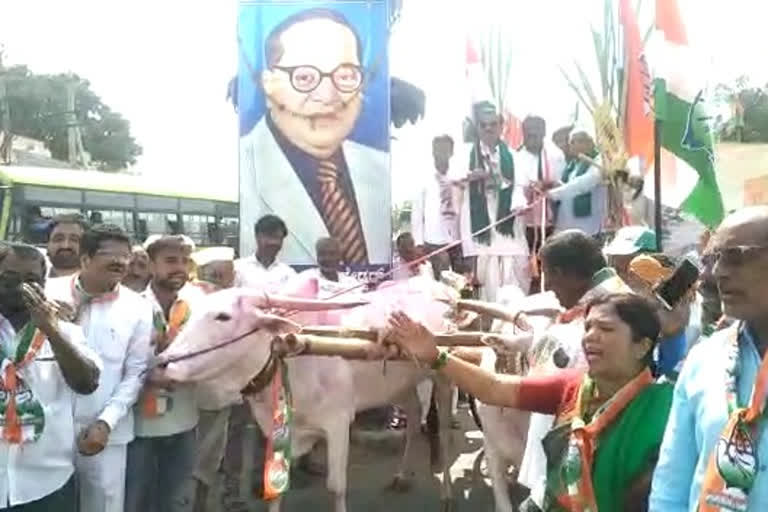 athani-congress-leaders-protest-